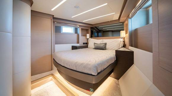 Яхта NOMAD 75 SUV