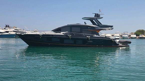 Яхта GALEON 700 SKY