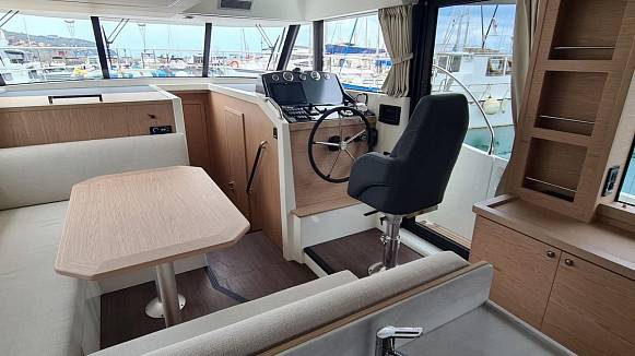 Яхта Swift Trawler 48 Fly