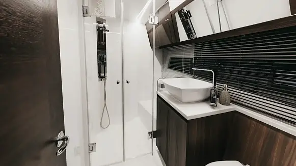 Яхта GALEON 425 HTS