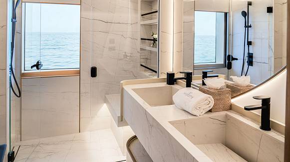 Яхта MAJESTY 100 TERRACE