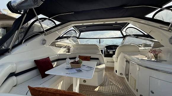 Яхта Sunsееkеr Portofino 46