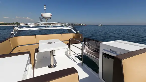 Яхта GALEON 420 FLY
