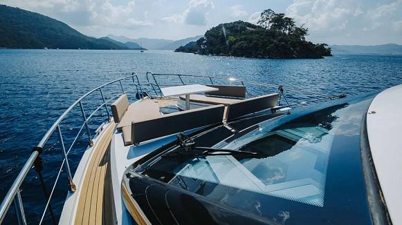 Яхта GALEON 500 FLY