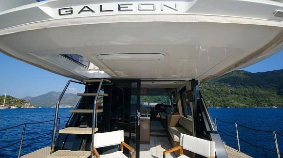 Яхта GALEON 500 FLY
