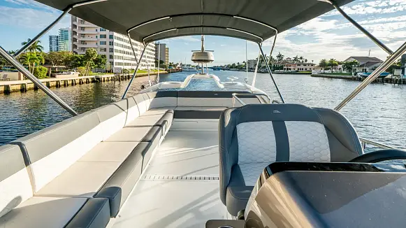 Яхта GALEON 400 FLY