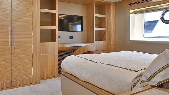 Яхта NOMAD 65 SUV