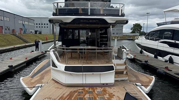 Яхта GALEON 620 FLY