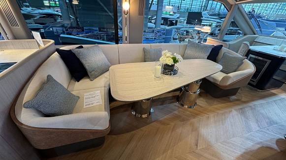 Яхта GALEON 640 FLY