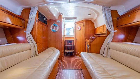 Яхта BAVARIA 30 SPORT