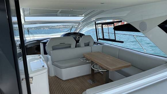 Яхта GRAN TURISMO 45