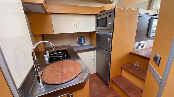 Яхта CRANCHI ATLANTIQUE 43