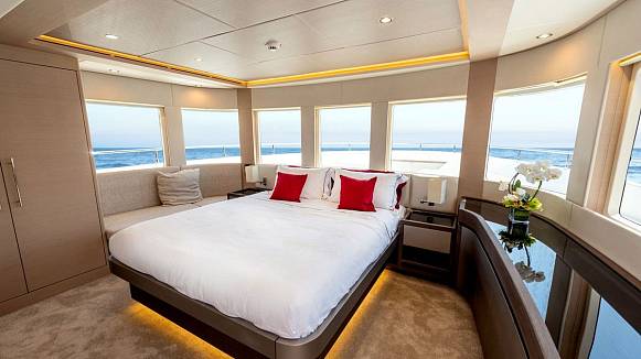 Яхта NOMAD 75 SUV