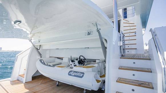 Яхта NOMAD 75 SUV