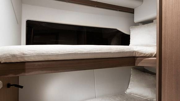 Яхта GALEON 480 FLY