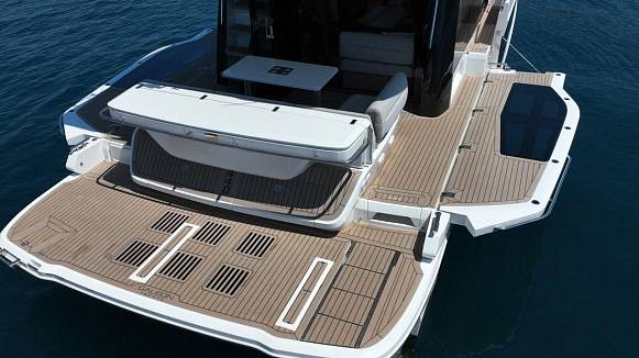 Яхта GALEON 440 FLY