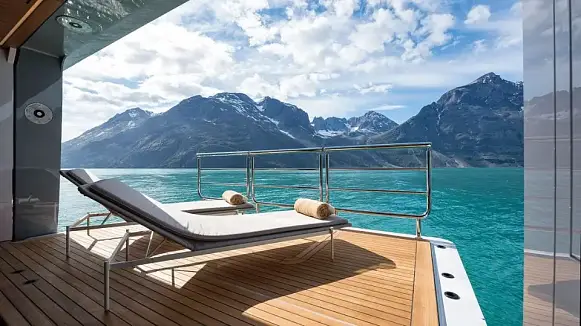 CLOUDBREAK yacht