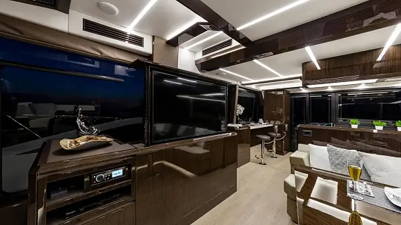 Яхта GALEON 640 FLY