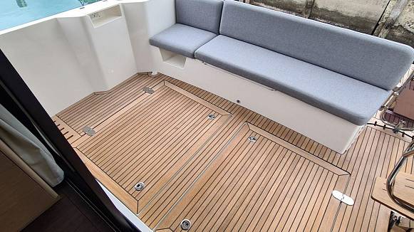 Яхта Swift Trawler 48 Fly