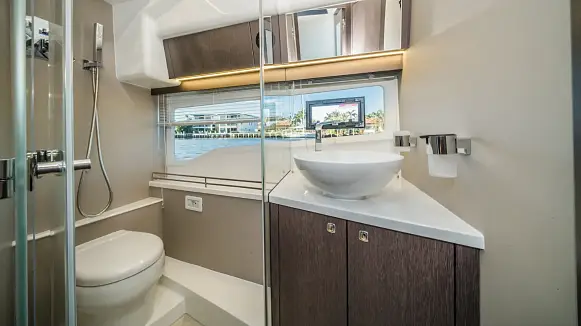 Яхта GALEON 400 FLY