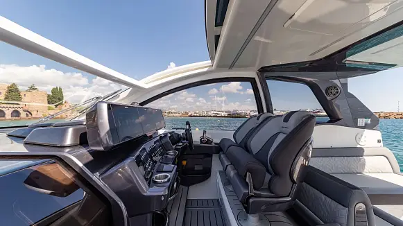 Яхта Galeon 375 GTO