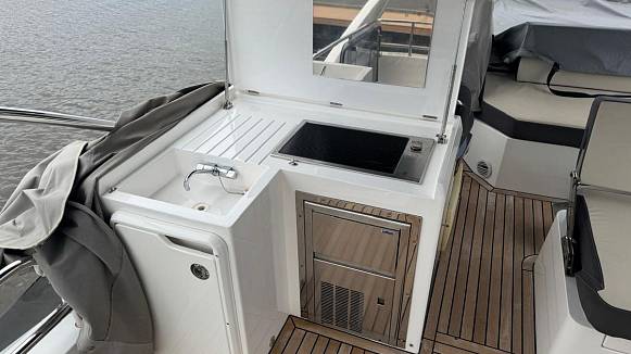 Яхта GALEON 500 FLY