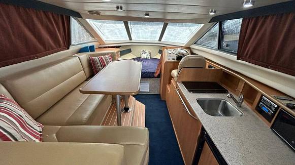 Яхта BAYLINER 288 DISCOVERY
