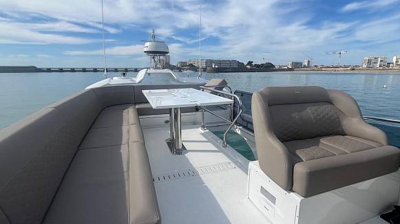 Яхта GALEON 400 FLY